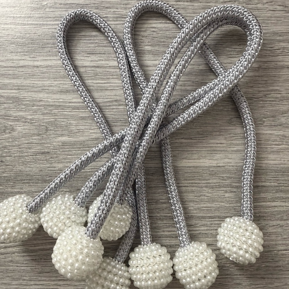 NWOT Elegant White Beaded Curtain Tiebacks MAGNETIC